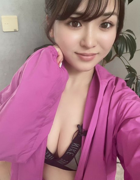 Minami 3s star erotic pics