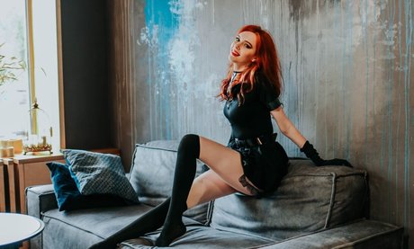 foxperry erotic model picture