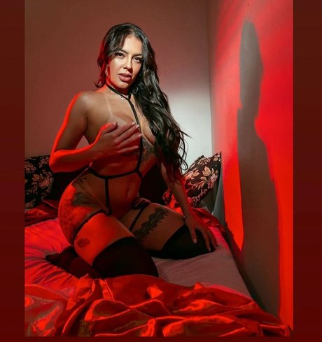 Thauany Faccini pretty pornstar pictures