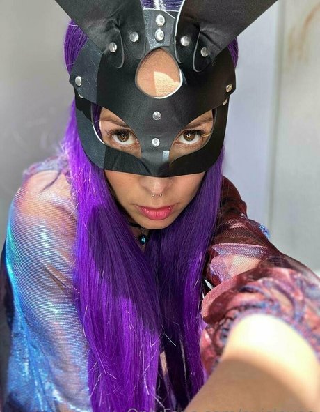 avislovee Profile pic