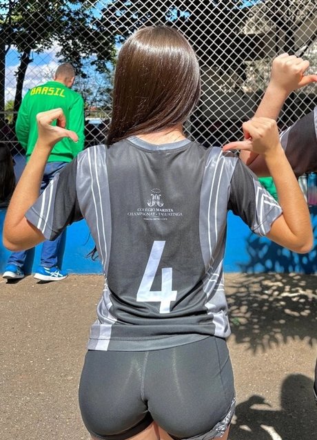 Giholiveiira__ nude pornstar img