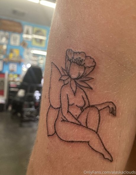 alaskaclouds exclusive pornstar photo