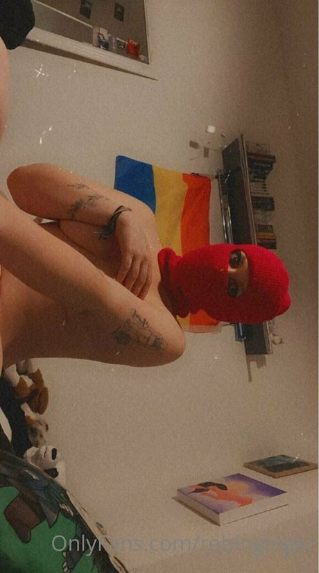 robinginger nude star pics