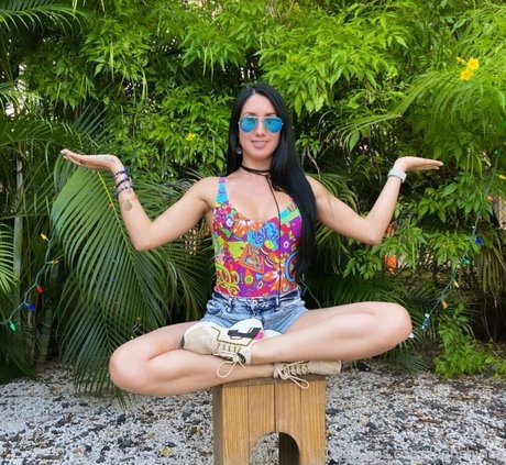 leahshines pornstar naked photos