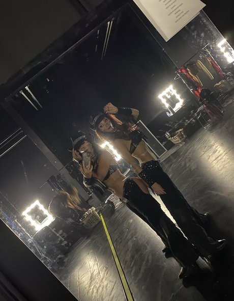 leahshines pornographic star pic