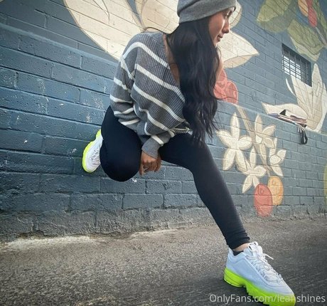 leahshines star erotic picture