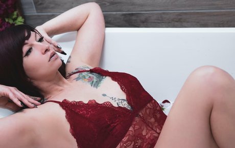 prissykrissy86 erotic model archive