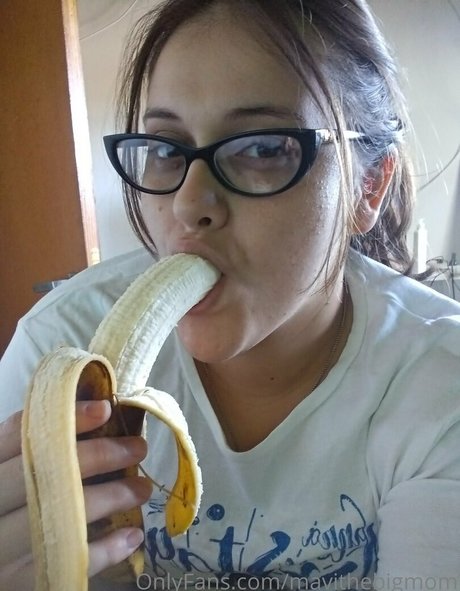 mavithebigmom art model gallery