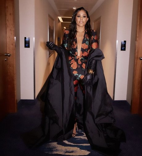 Alex Scott nude star image