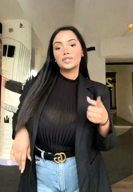 Zina Hadid model pretty images