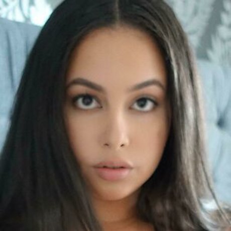 Zina Hadid pornstar beautiful photos