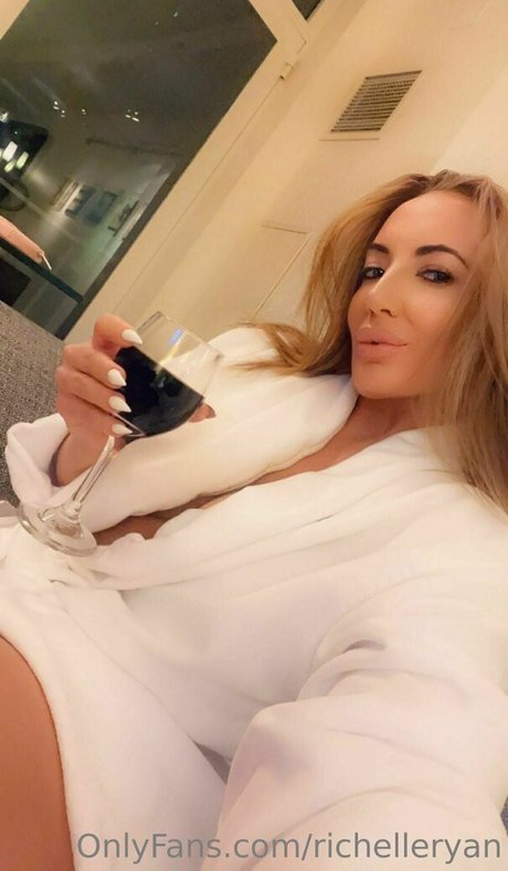 richelleryan model xxx image