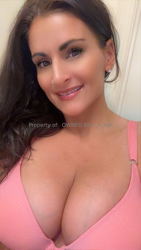 Is It Her star exclusive pics