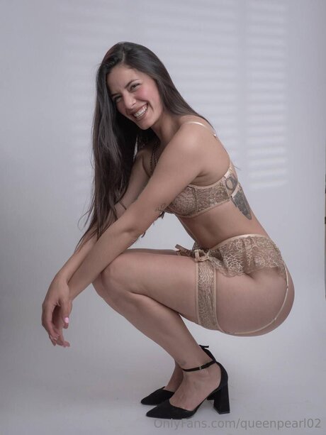 Queenpearl02 nudes actress pic