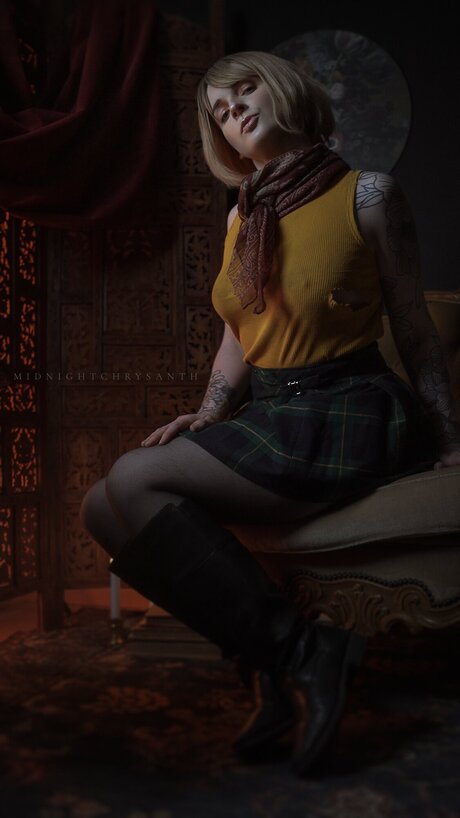 Freenightchrysanth erotic model pic