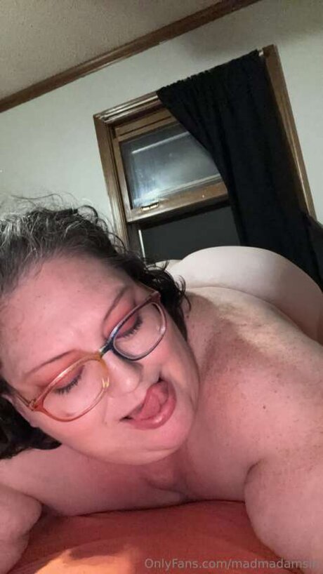 Madmadamsin pornstar exclusive archive