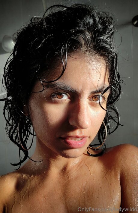 Ladywildd model hd pic