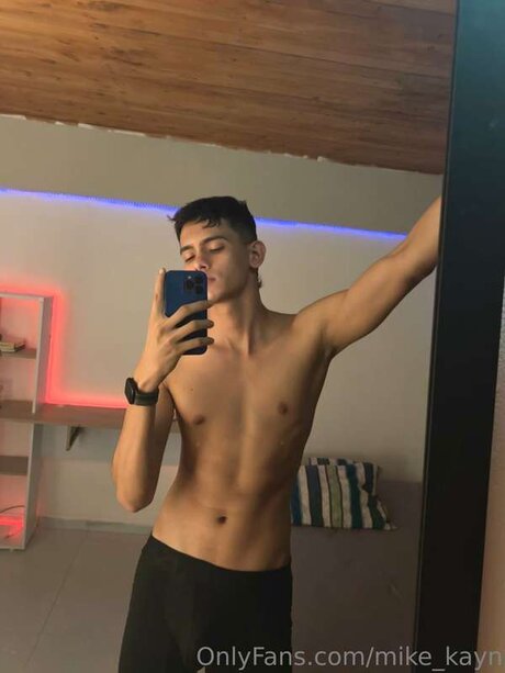 Mike Kayn free star photo