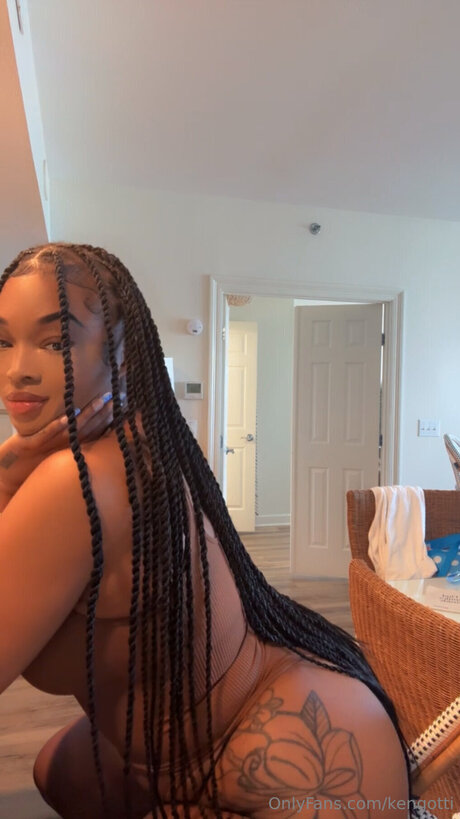 Kengotti model photo