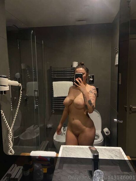 U443146001 art star photos