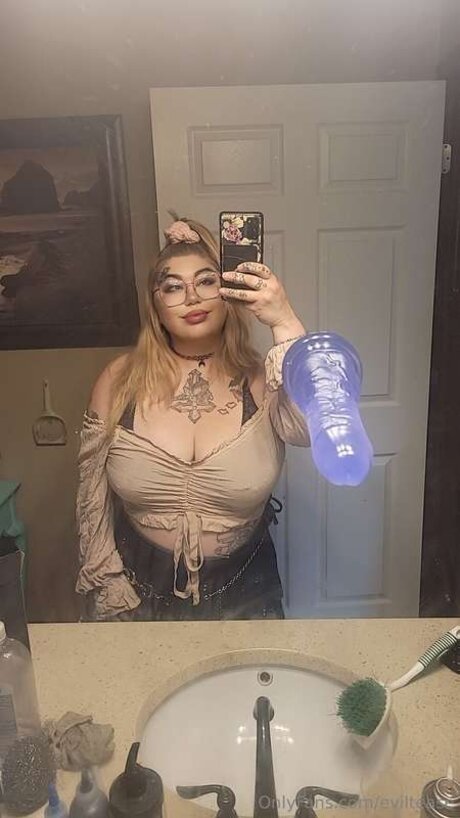 Eviltease pornstar hot pics