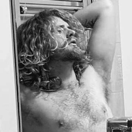 Baldir pretty model pic