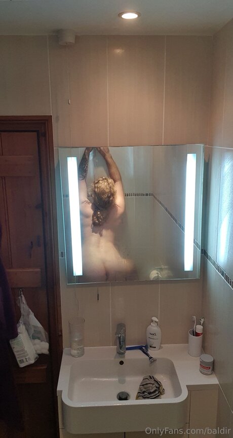 Baldir model naked galleries