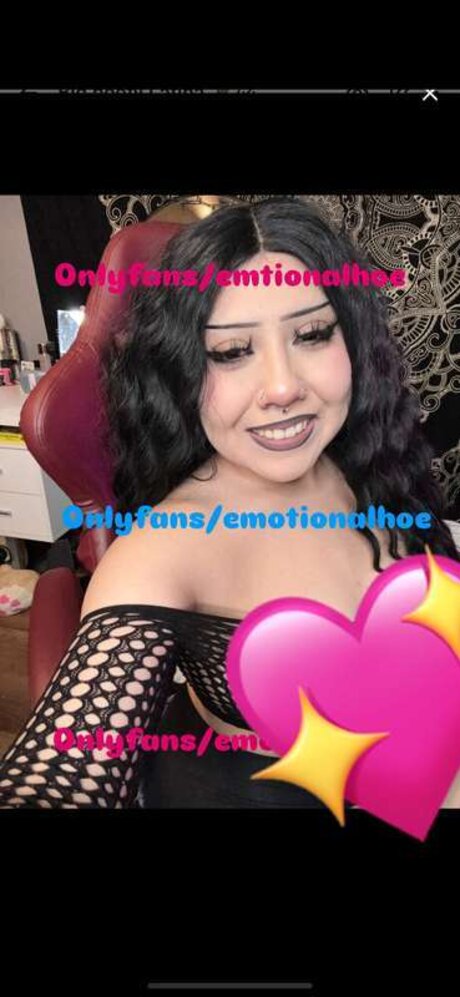 Emotionalhoe nude actress pic