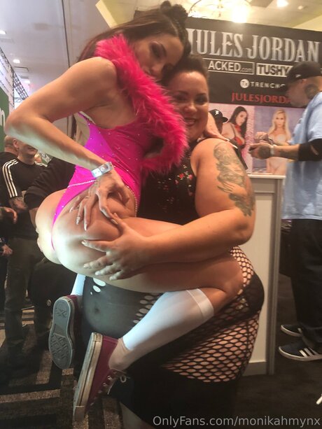 Monikamynx69 model adult image