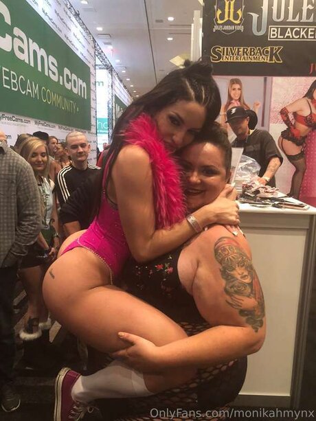 Monikamynx69 beautiful star photos