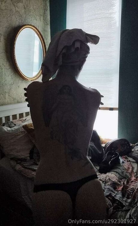 U292301927 nice model galleries