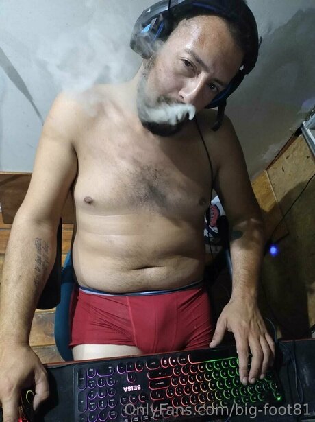 Big Foot81 pornstar erotic photos