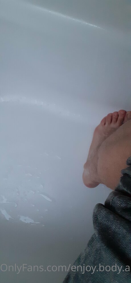 Enjoy Body And Foot model sexy photos