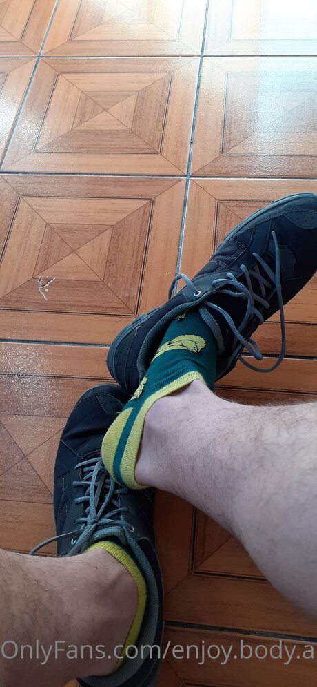 Enjoy Body And Foot model perfect photo