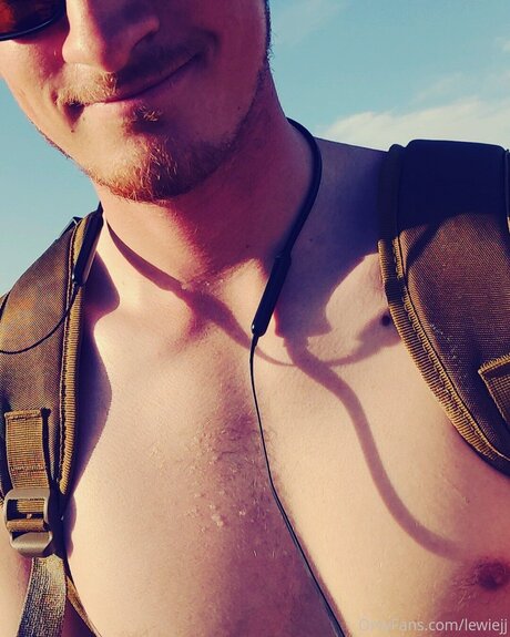 Ljj98 pornographic model pics