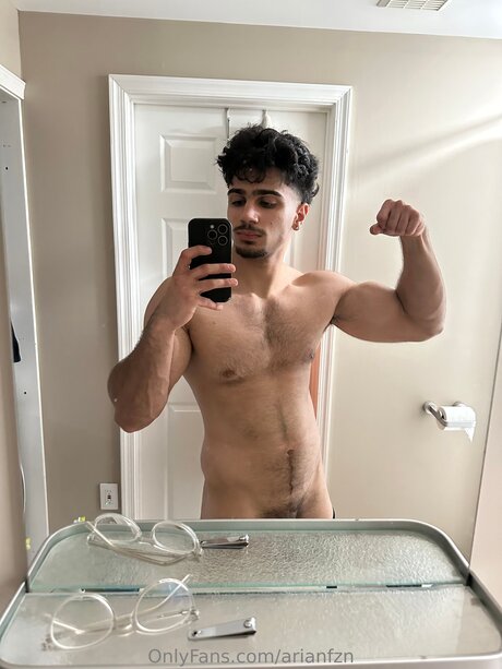 Arianfzn model nudes photos