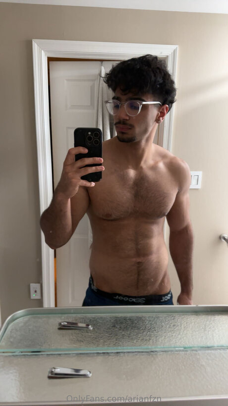 Arianfzn star adult archive