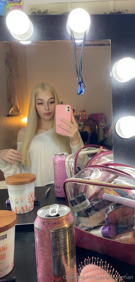 Jaclynnewman star nice picture