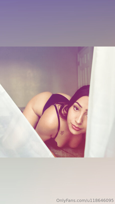 U118646095 pornstar beautiful pic