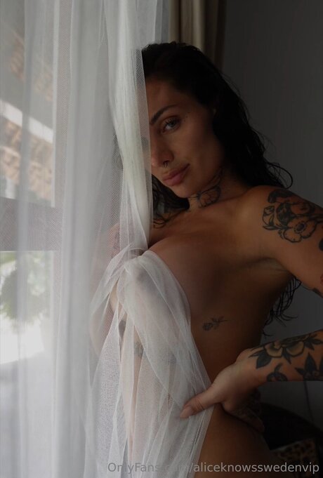 Comewithalicevip star naked archive