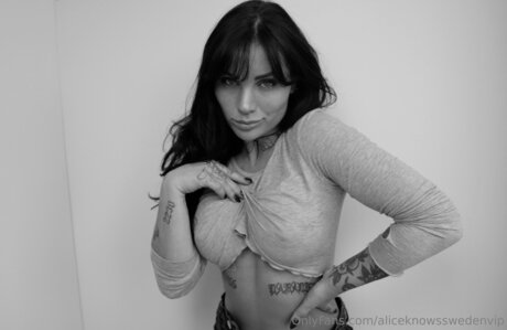 Comewithalicevip model image