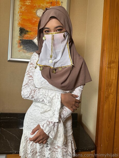 Hijabazalea model hot img