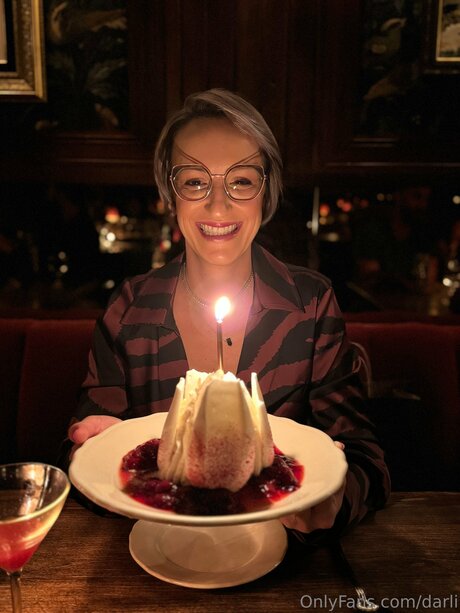 black milf onlyfans hd picture