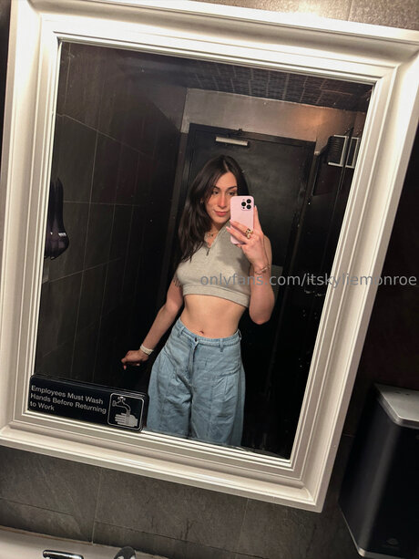 Itskyliemonroe erotic star galleries