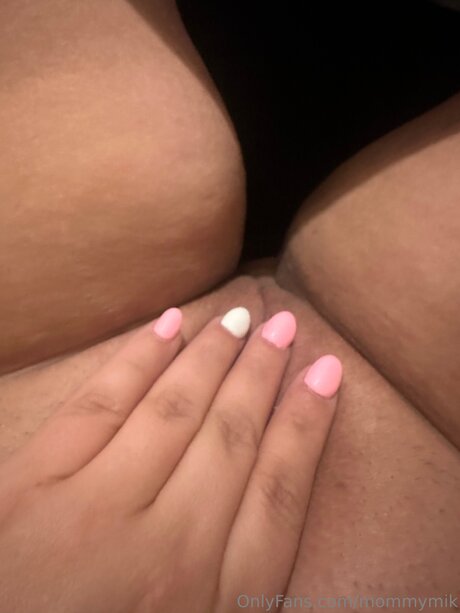 Mommymik xxx pornstar pictures