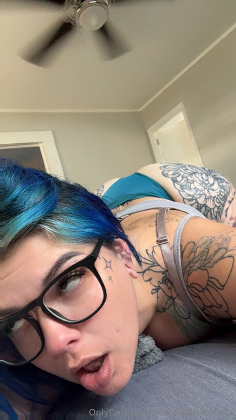 Downthethiickness pornstar art photo