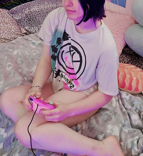 Naughtyleopard naked pornstar photo