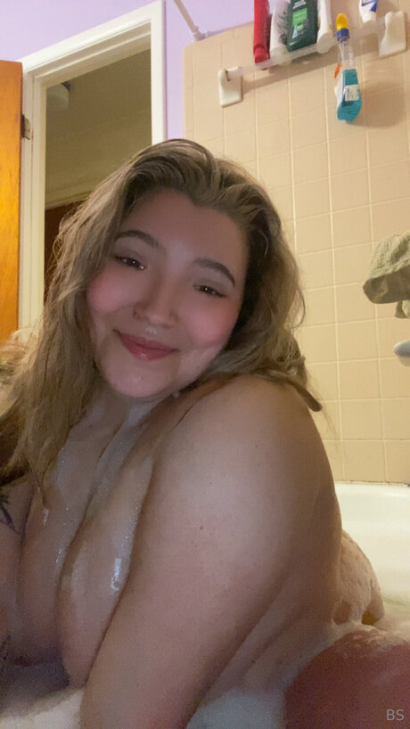 Yogirlb 00 art model img