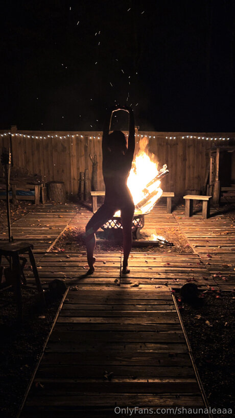 Shaunaleaaa star porn img