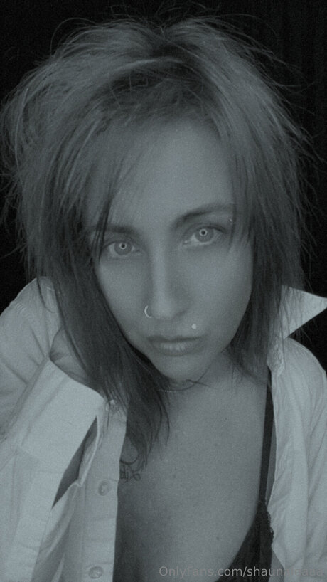Shaunaleaaa erotic model img